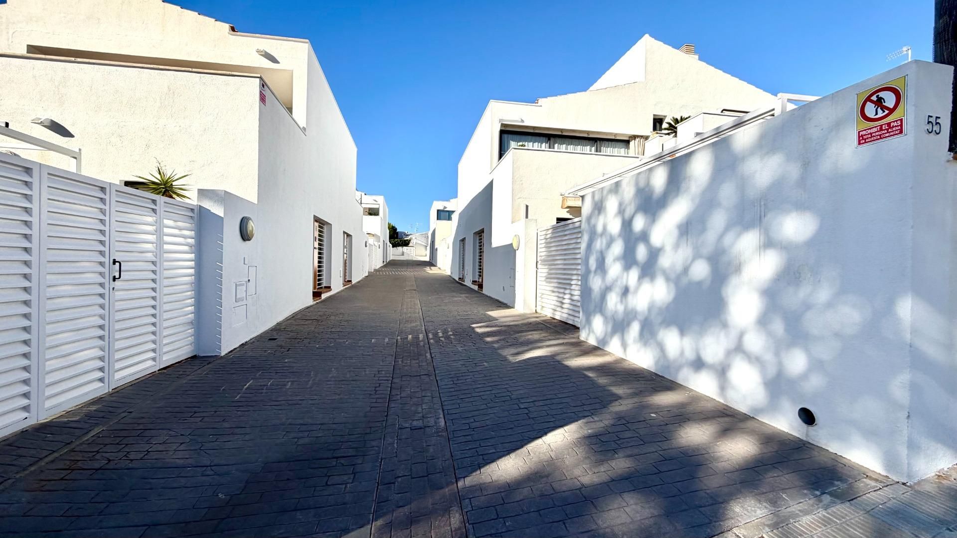 Exterior view of House or chalet for sale in Calafell  with Air Conditioner, Private garden and Parquet flooring