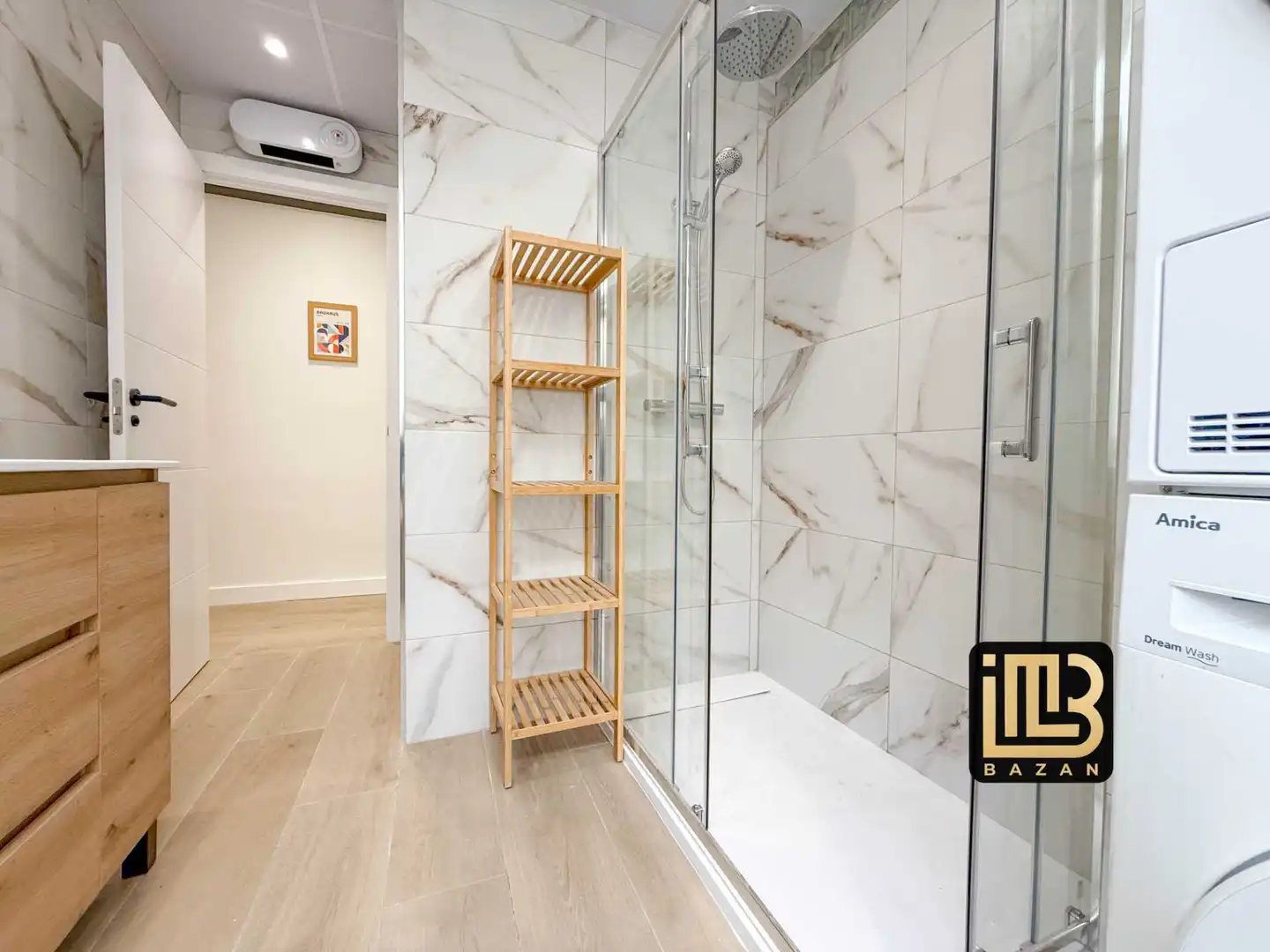 Badezimmer von Wohnung zur untervermieten in Málaga mit Klimaanlage und Möbliert