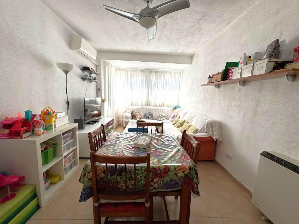 Bedroom of Flat for sale in Parla  with Air Conditioner, Heating and Parquet flooring
