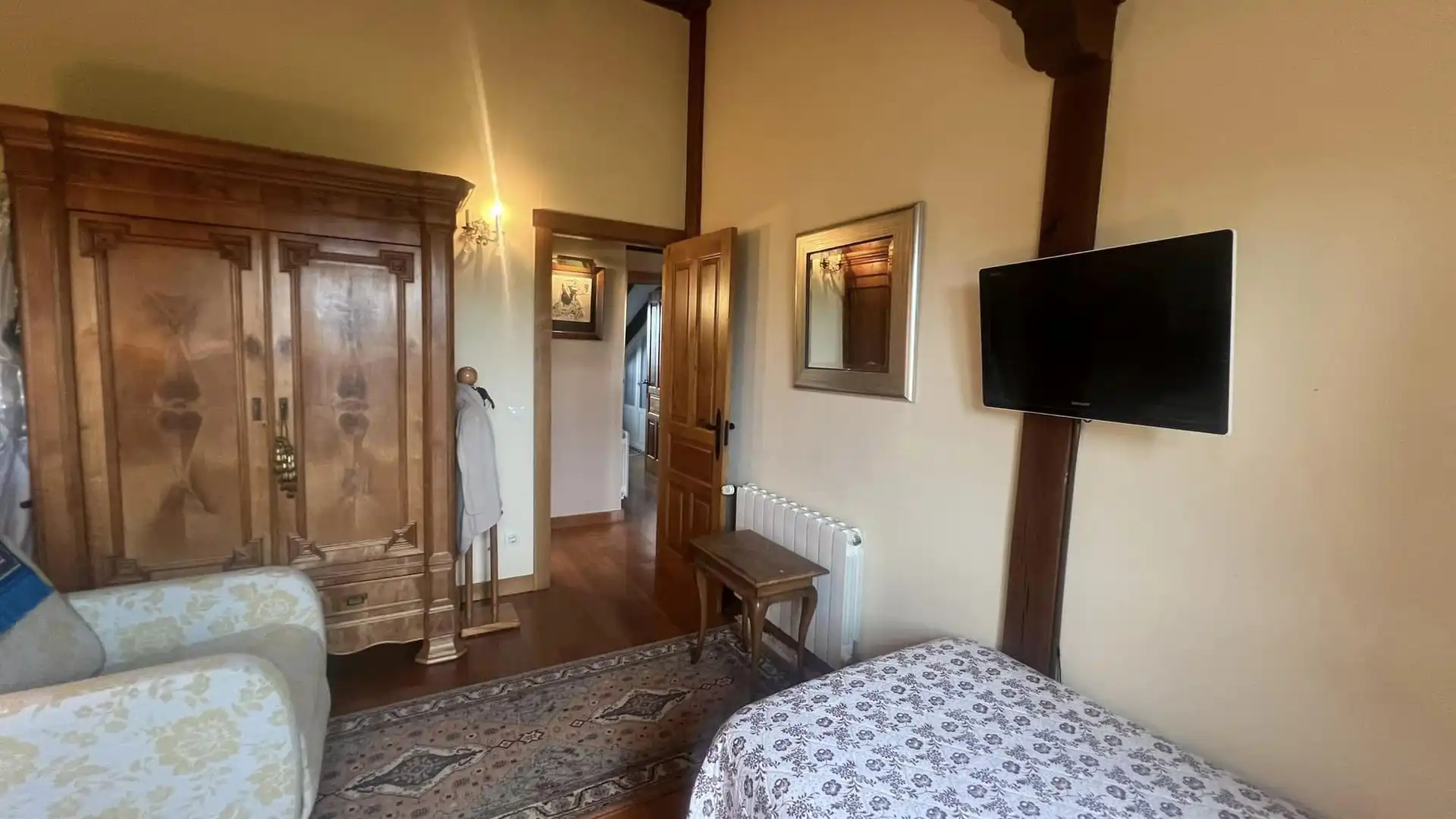 Schlafzimmer von Haus oder Chalet zum Verkauf in Suances mit Heizung, Privatgarten und Parkett