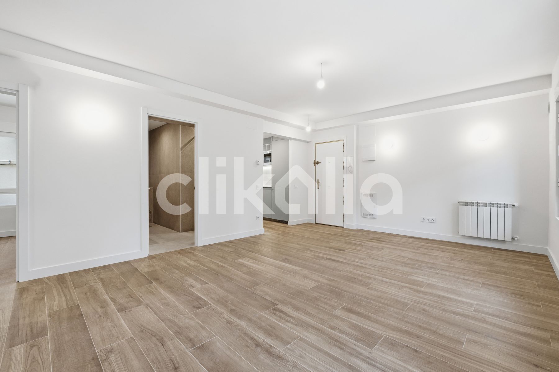 Flat for sale in  Madrid Capital  with Air Conditioner, Heating and Storage room
