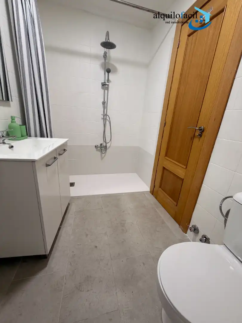 Badezimmer von Wohnung zur Miete in Murcia mit Klimaanlage, Heizung und Möbliert