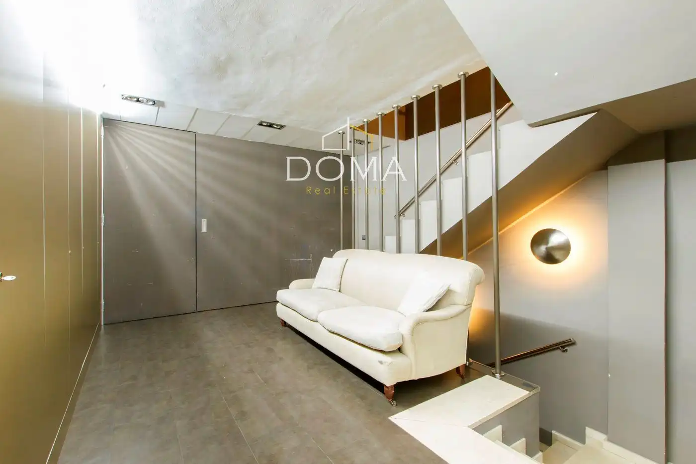 Commercial properties for sale in Barcelona  with Air Conditioner, Terrace and Furnished