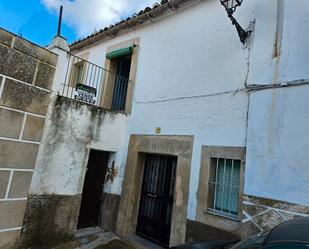 Vista exterior de Casa o xalet en venda en Brozas amb Terrassa