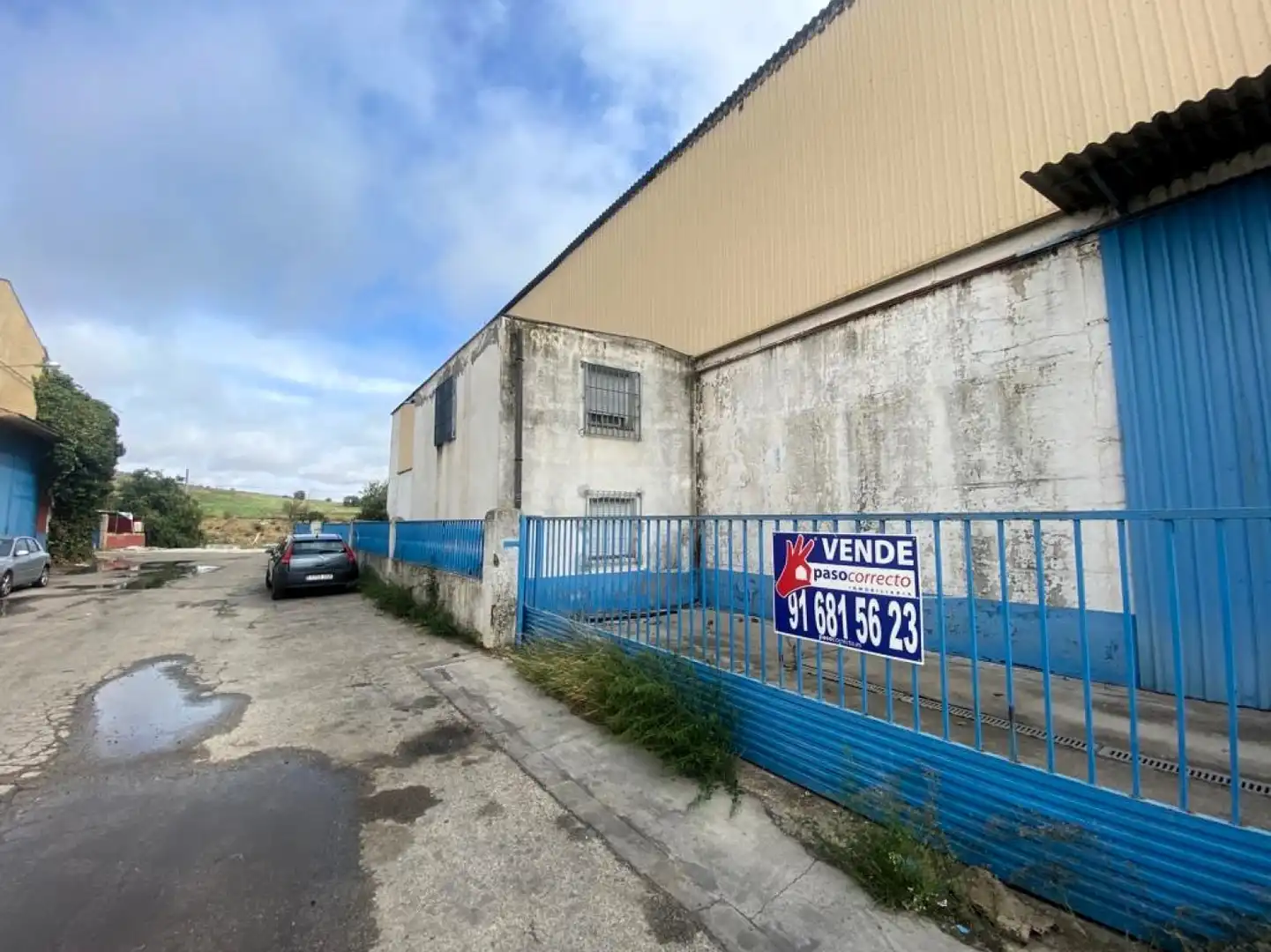 Vista exterior de Nave industrial en venta en Pinto