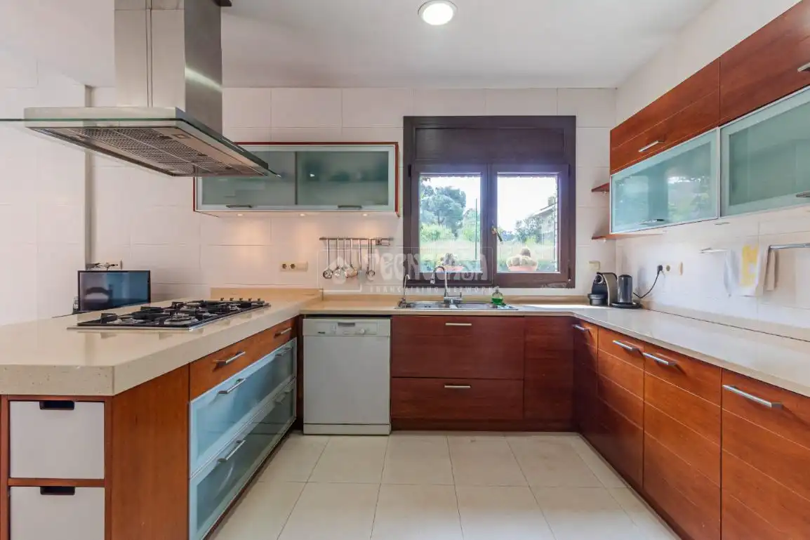 Cocina de Casa o chalet en venta en Sant Cugat del Vallès con Aire acondicionado y Terraza