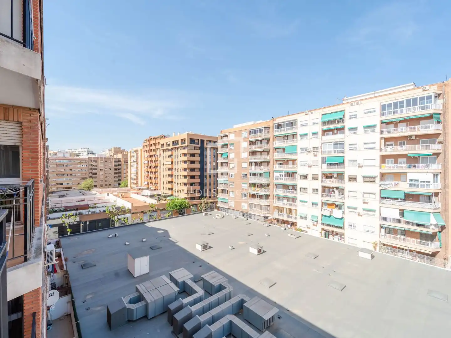 Vista exterior de Piso en venta en Valencia con Calefacción, Parquet y Amueblado