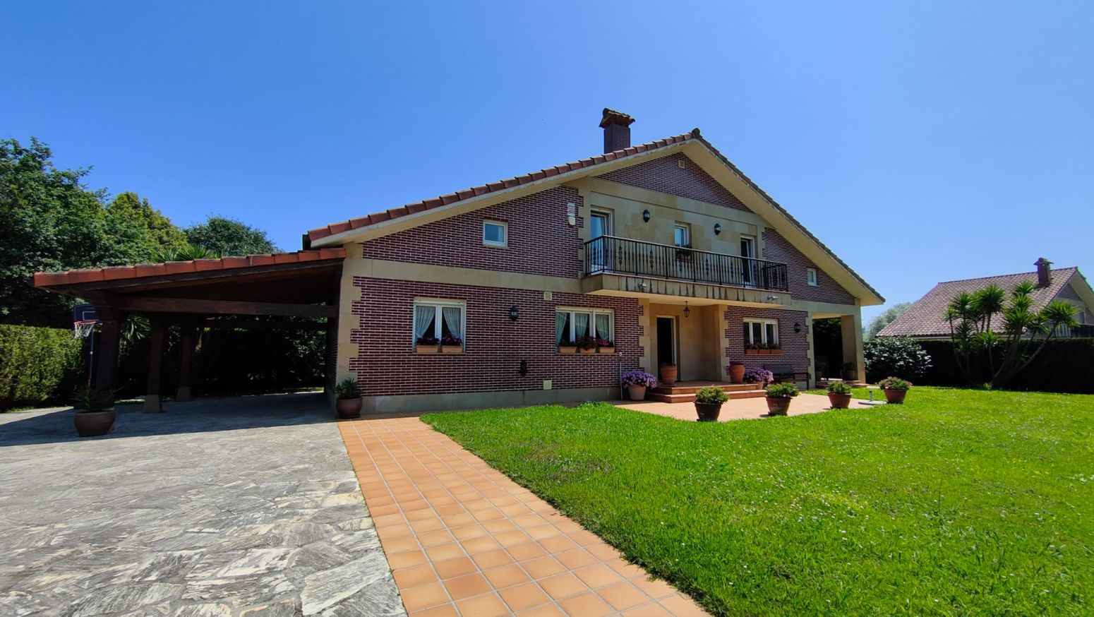 Vista exterior de Casa o xalet en venda en Bárcena de Cicero amb Calefacció, Parquet i Balcó