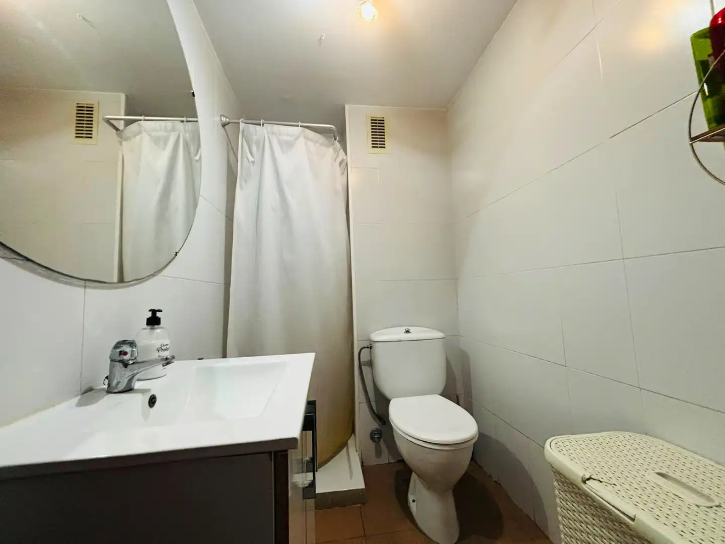 Bathroom of Flat for sale in Salou  with Terrace, Furnished and Oven