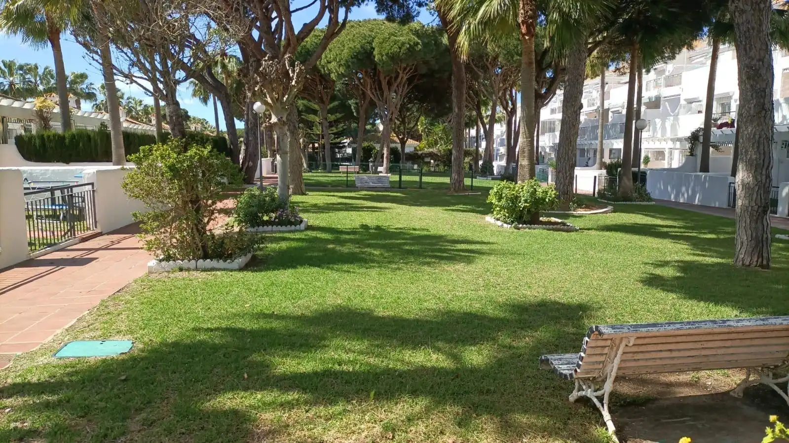Jardí de Apartament en venda en Chiclana de la Frontera amb Jardí privat, Terrassa i Moblat