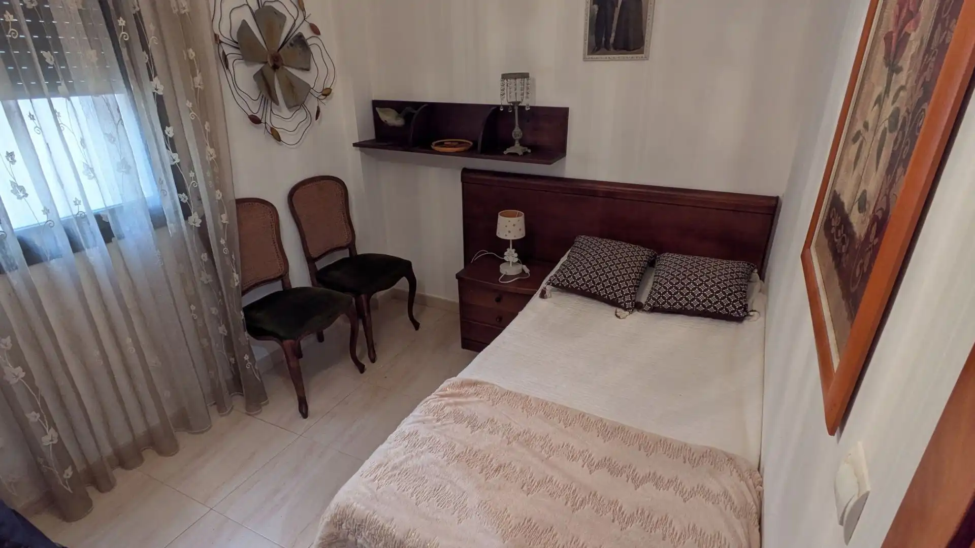 Bedroom of Flat for sale in Amer  with Heating