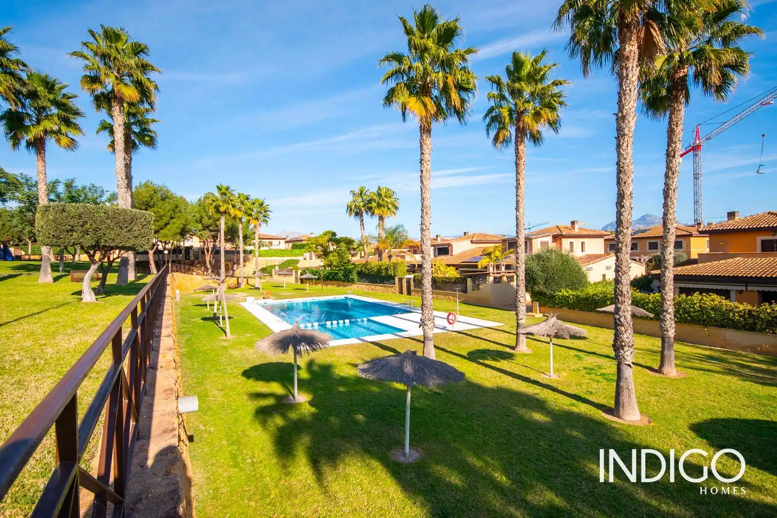 Jardí de Casa adosada en venda en Alicante / Alacant amb Aire condicionat, Jardí privat i Piscina