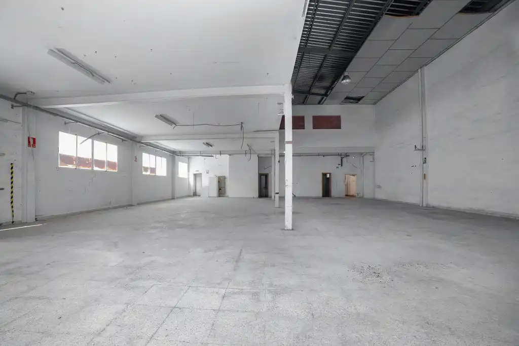 Nave industrial en venta en Elda