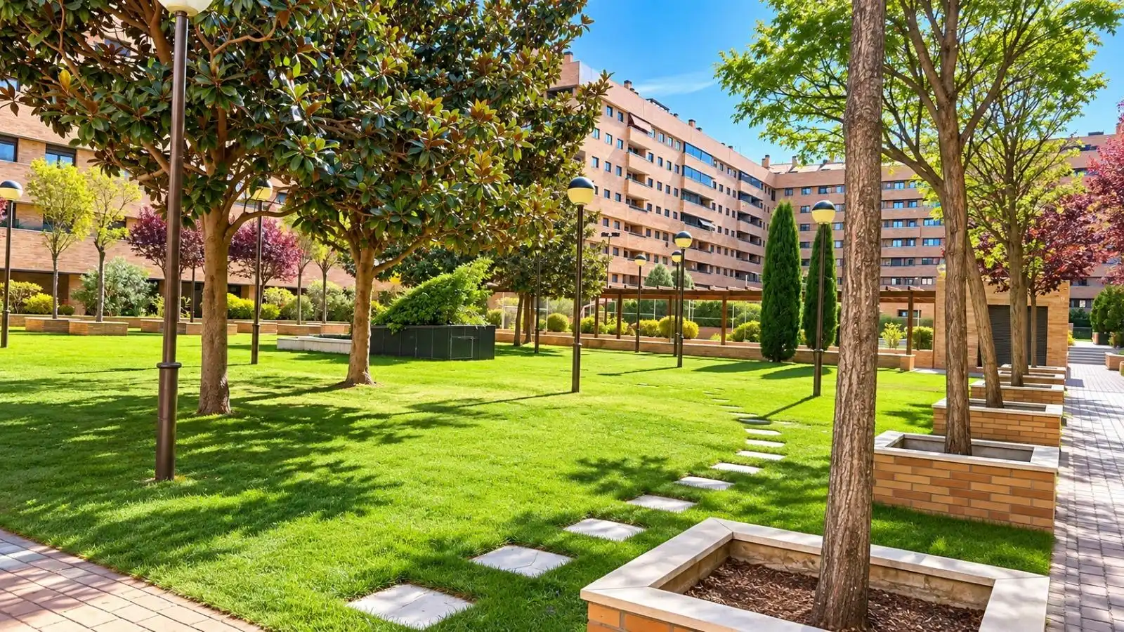 Flat with pool for sale in El Quiñón