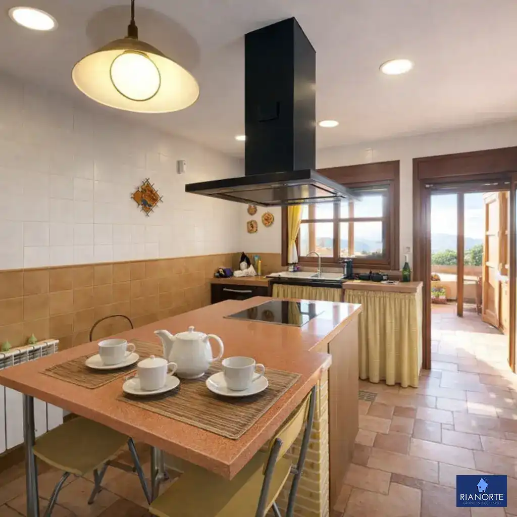 Cocina de Casa o chalet en venta en Gozón con Calefacción, Jardín privado y Terraza