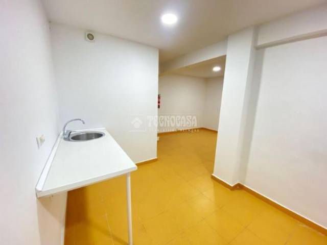 Local comercial en Alquiler en Valdezarza