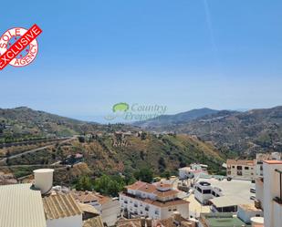 Vista exterior de Casa o xalet en venda en Cómpeta amb Terrassa i Balcó