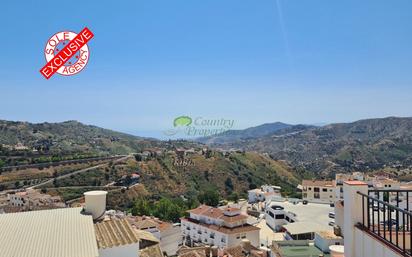 Vista exterior de Casa o xalet en venda en Cómpeta amb Terrassa i Balcó
