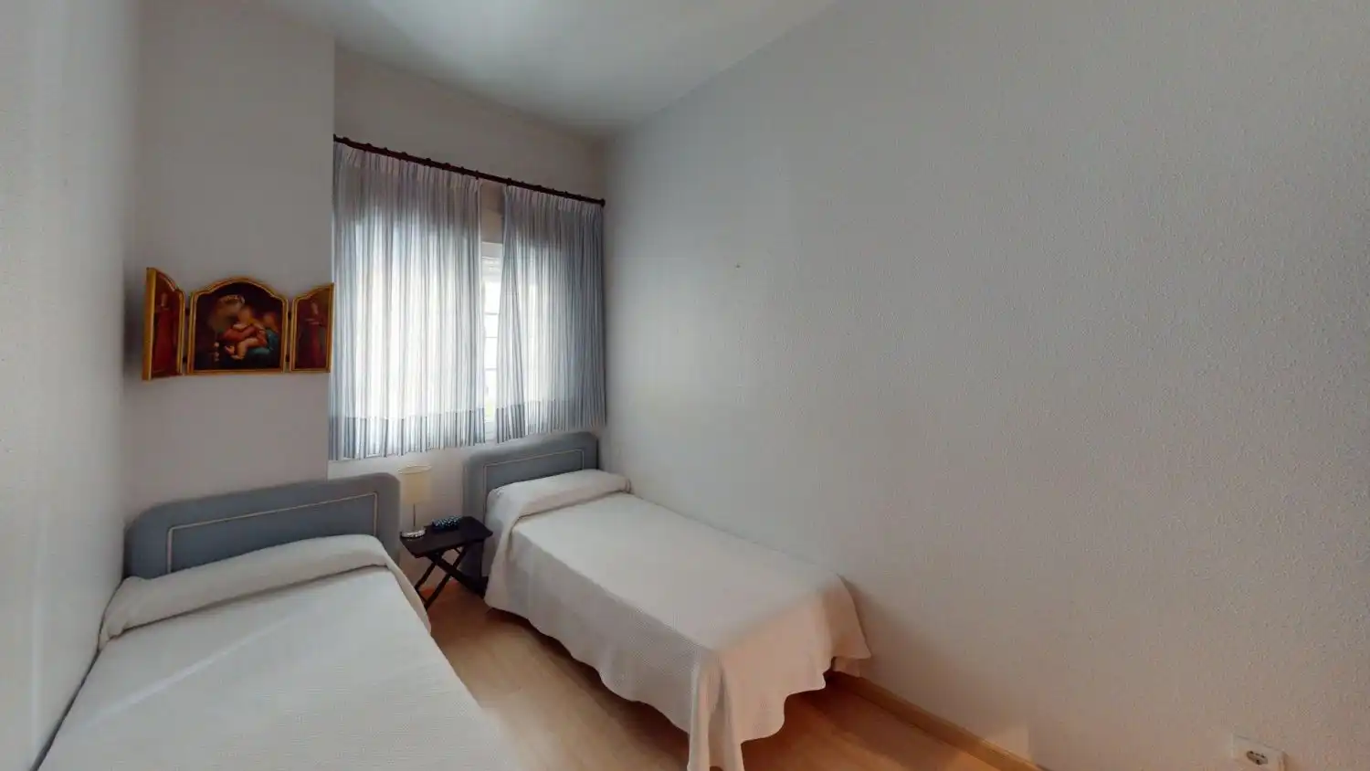 Bedroom of Flat for sale in Sevilla  with Air Conditioner, Heating and Balcony