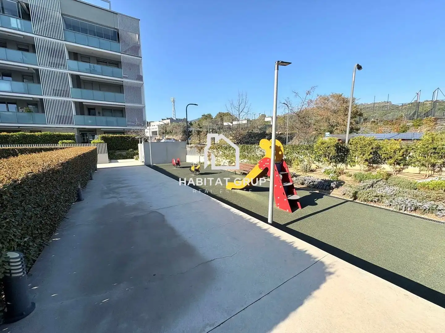 Parking de Piso en venta en Sant Just Desvern con Calefacción, Terraza y Piscina comunitaria