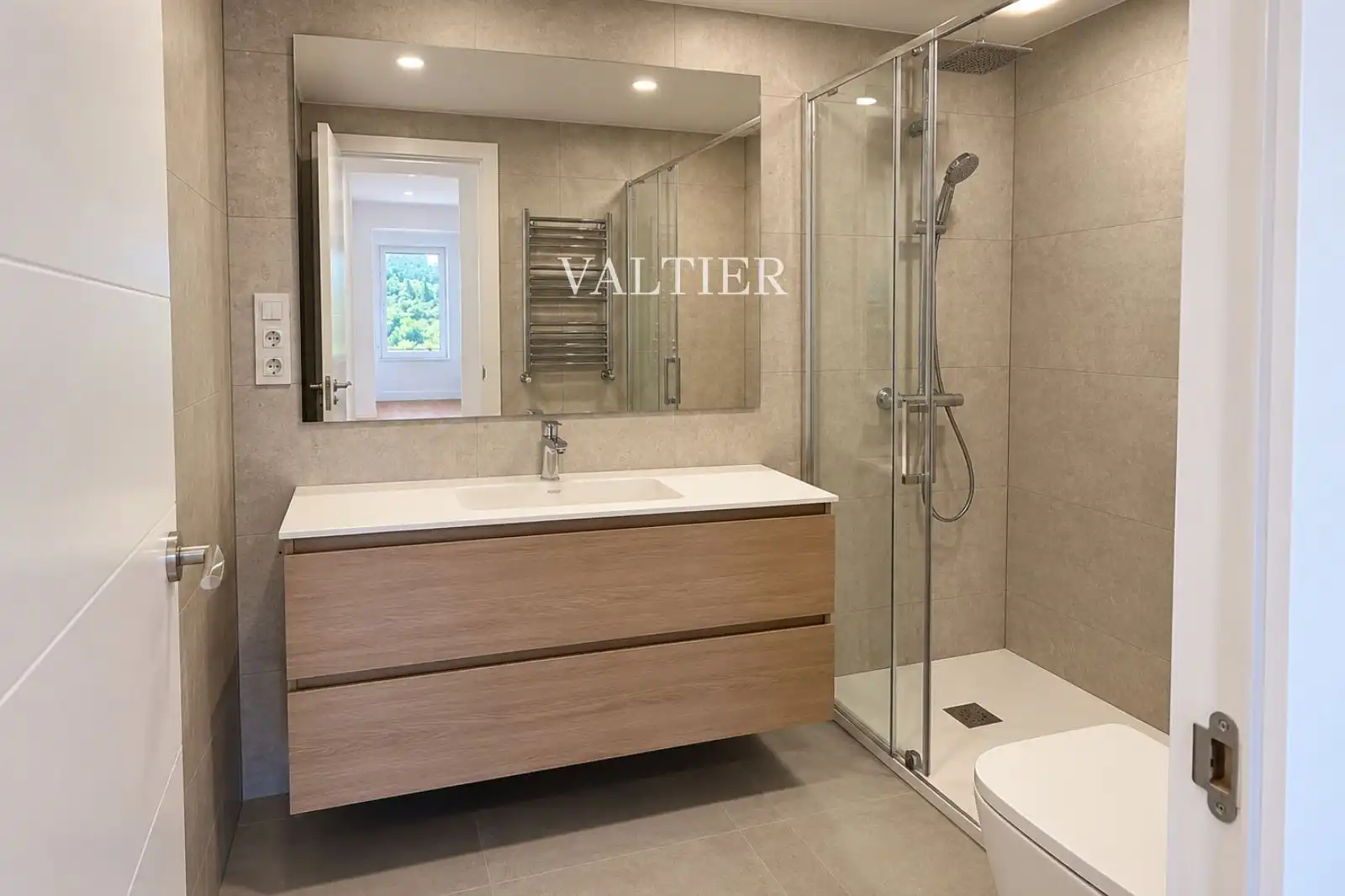 Badezimmer von Wohnung zur Miete in Madrid mit Klimaanlage, Heizung und Terrasse