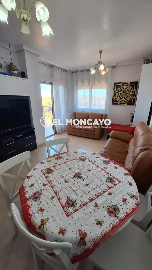Sala de estar de Apartamento en venta en Guardamar del Segura con Calefacción, Terraza y Piscina comunitaria