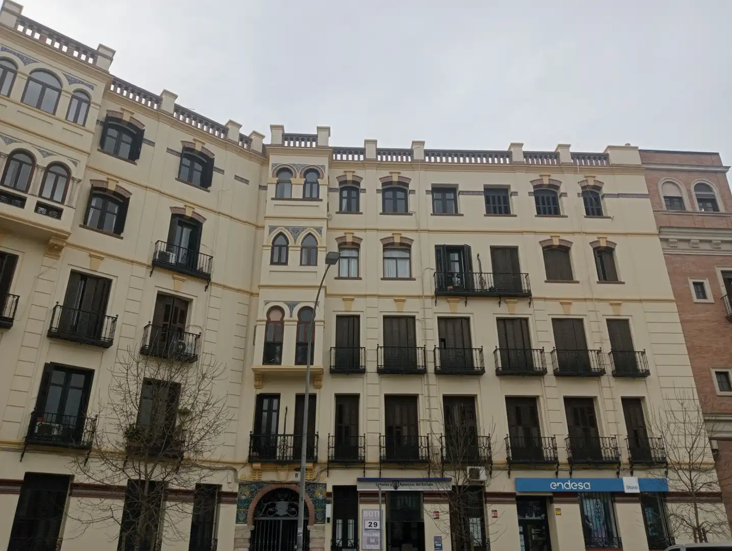 Außenansicht von Büro zur Miete in Sevilla