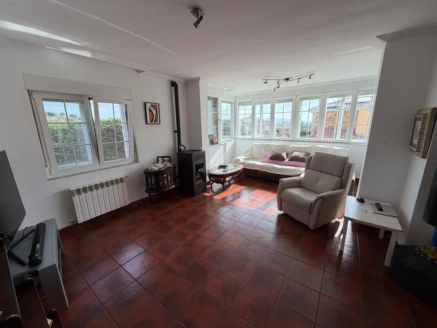 Sala d'estar de Casa adosada en venda en Ávila amb Calefacció i Jardí privat