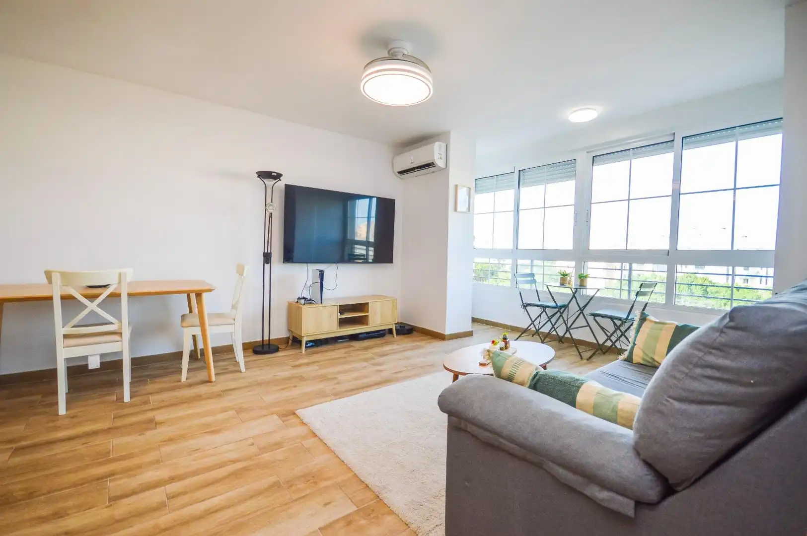 Sala de estar de Piso en venta en Almería con Aire acondicionado y Calefacción
