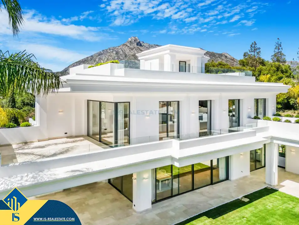 Chalet con piscina en venta en Elviria - Cabopino, imagen 2