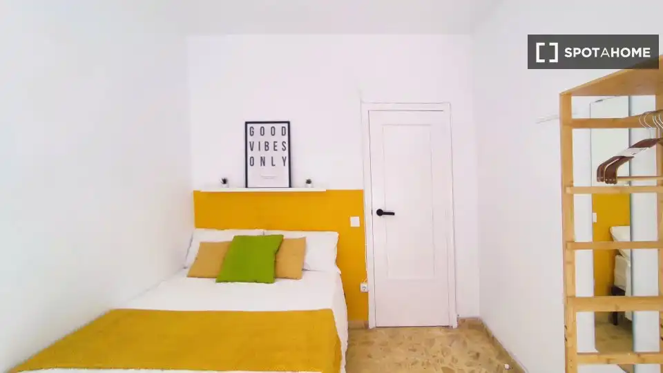 Habitación de Piso de alquiler en Cartagena con Aire acondicionado, Calefacción y Amueblado