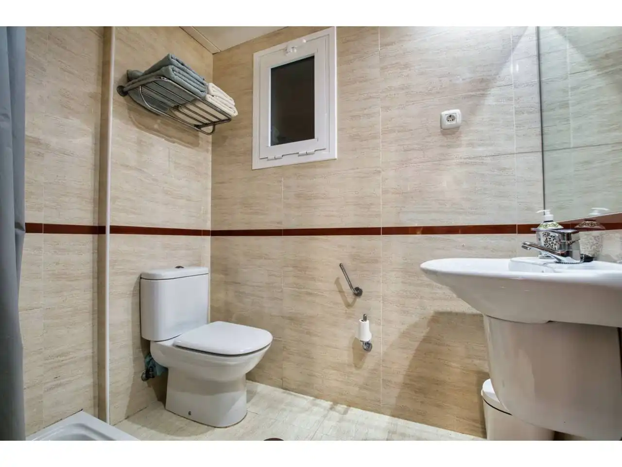 Baño de Piso en venta en Rincón de la Victoria con Terraza y Piscina comunitaria