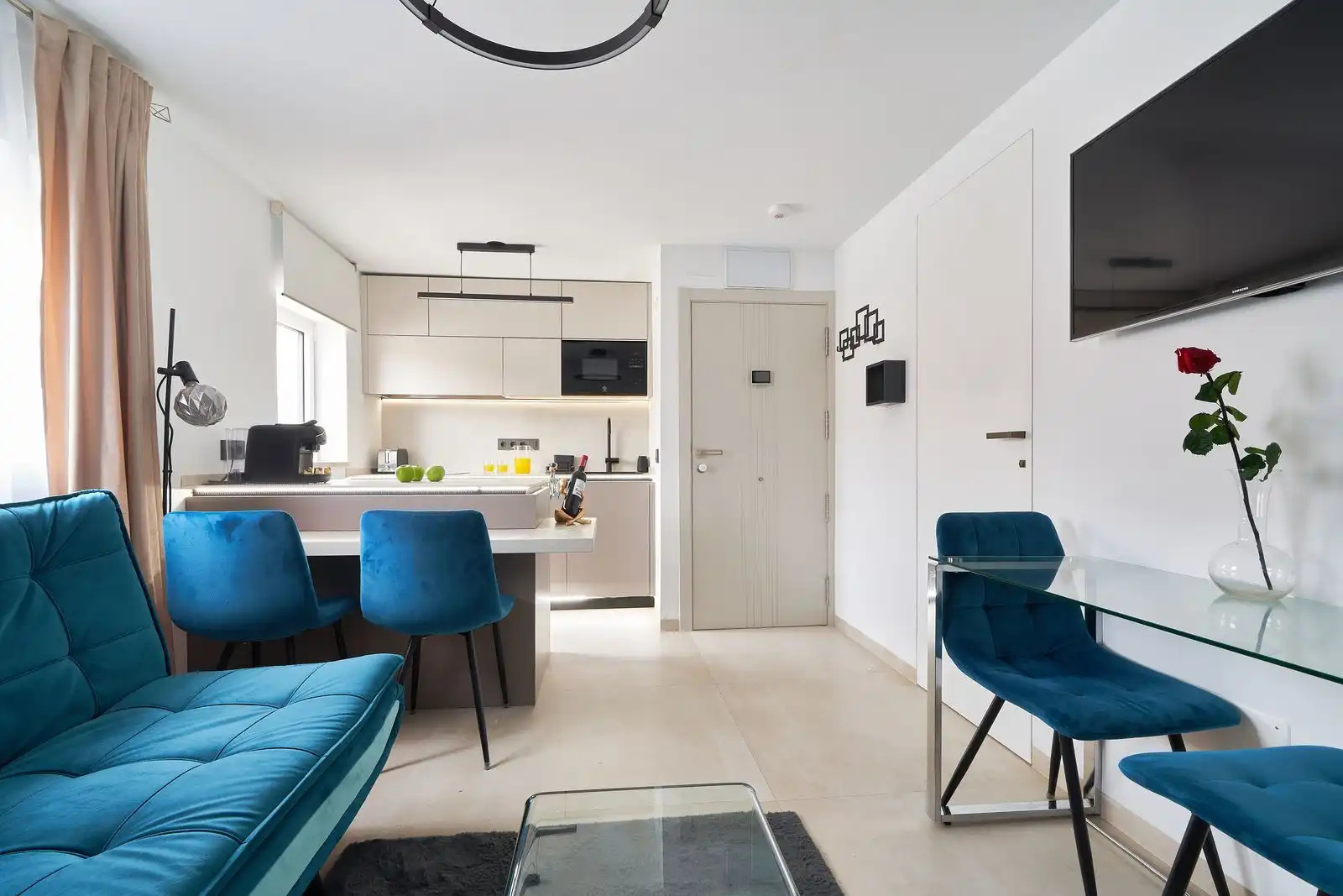 Sala de estar de Piso en venta en Marbella con Aire acondicionado, Amueblado y Microondas