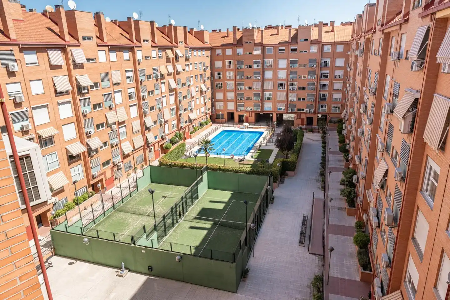 Exterior view of Attic for rent in Madrid  with Air Conditioner, Heating and Parquet flooring