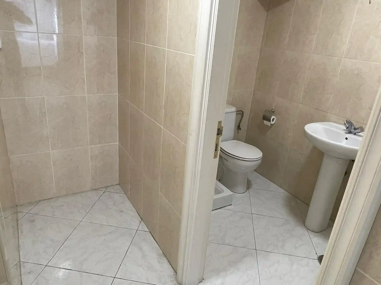 Bathroom of Commercial properties for rent in Las Palmas de Gran Canaria