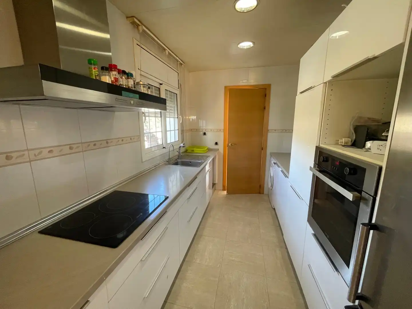 Cuina de Casa o xalet en venda en Aiguamúrcia amb Jardí privat, Terrassa i Traster