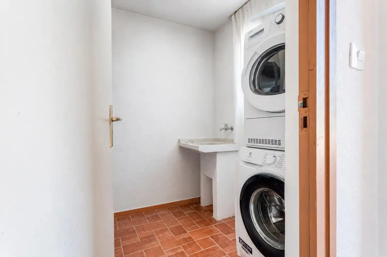 Badezimmer von Wohnung zum Verkauf in Sant Martí de Tous mit Terrasse, Abstellraum und Balkon