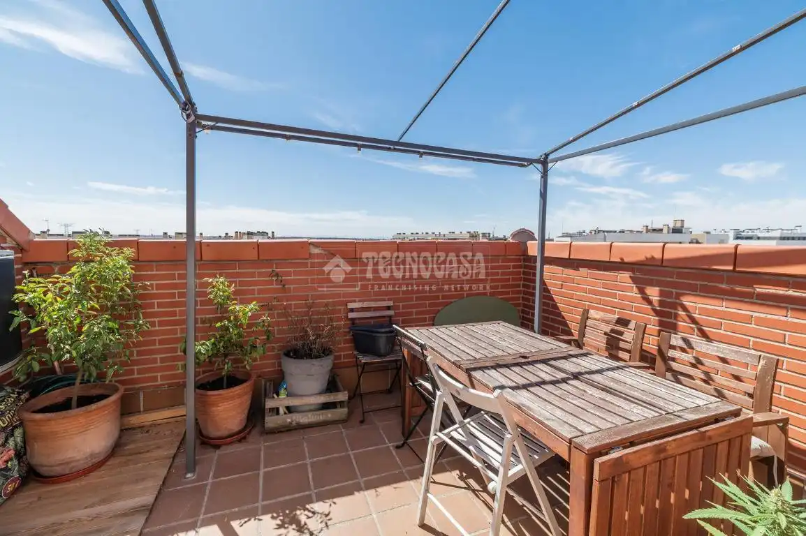 Terrassa de Pis en venda en Arroyomolinos (Madrid) amb Parquet, Terrassa i Balcó