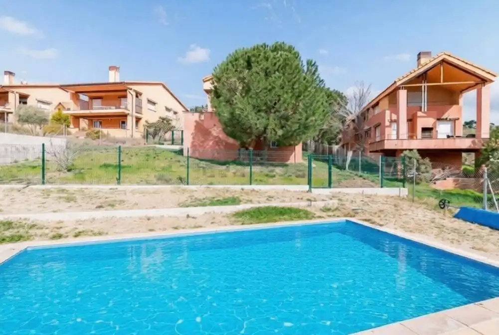 Piscina de Casa o chalet en venta en Robledo de Chavela con Aire acondicionado, Calefacción y Jardín privado