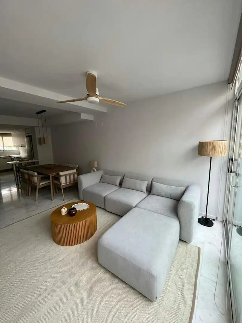 Sala de estar de Piso de alquiler en Jávea / Xàbia con Aire acondicionado, Jardín privado y Amueblado