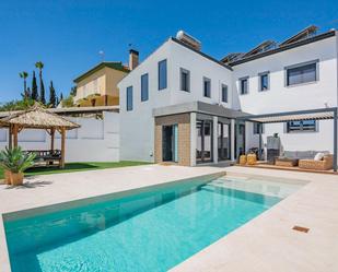 Vista exterior de Casa o xalet en venda en Málaga Capital amb Aire condicionat, Terrassa i Piscina