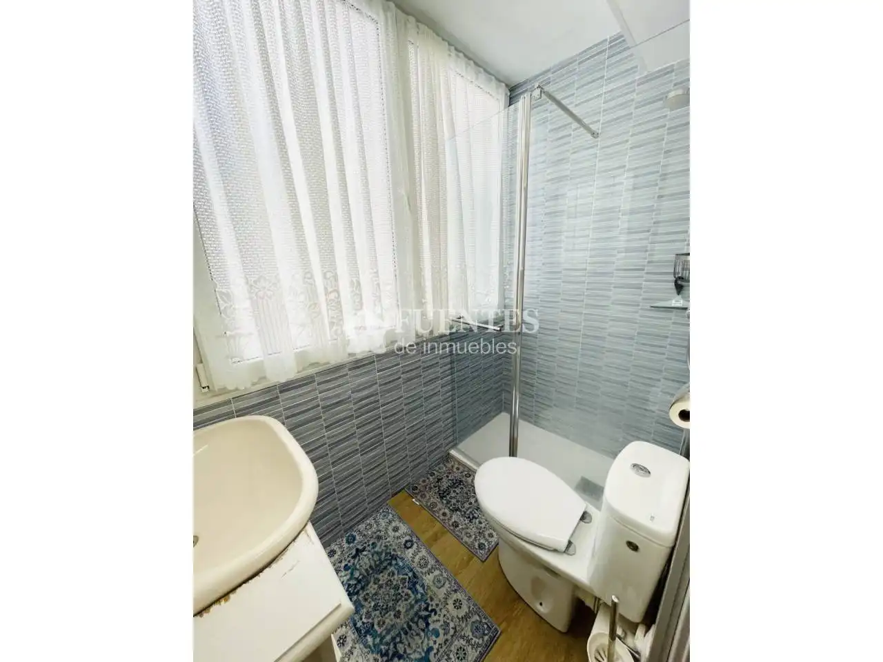 Baño de Piso en venta en Alicante / Alacant con Aire acondicionado, Calefacción y Terraza