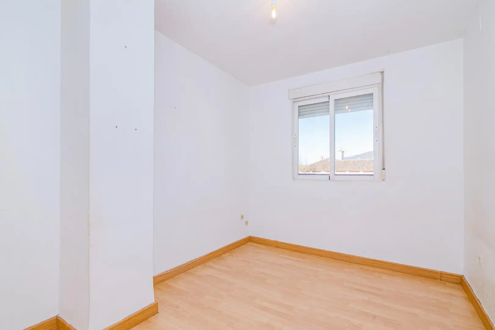 Schlafzimmer von Dachboden zum Verkauf in La Zubia mit Klimaanlage, Terrasse und Abstellraum