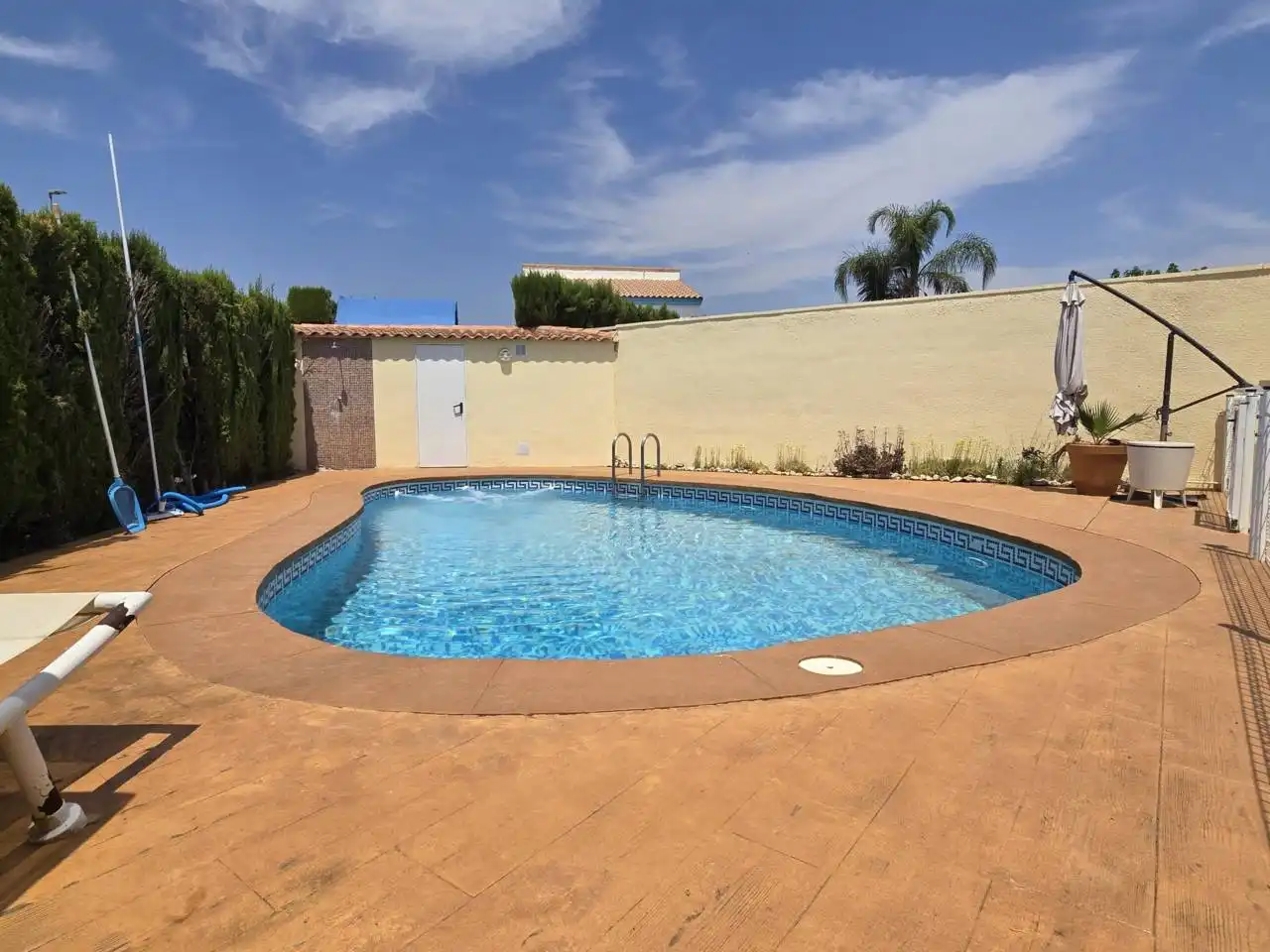 Swimming pool of Houses for rent in Riba-roja de Túria  with Air Conditioner, Heating and Private garden