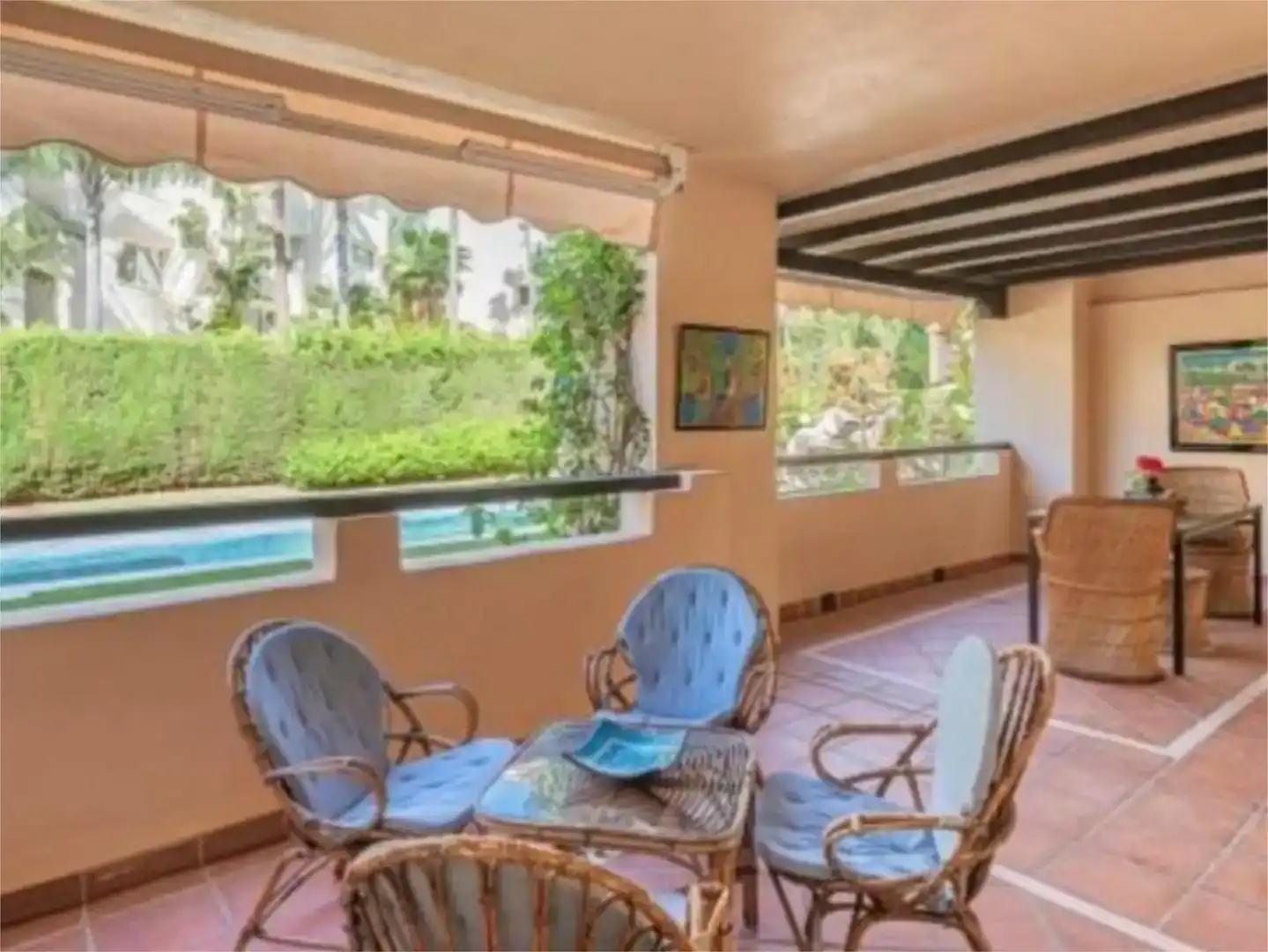 Terrassa de Pis de lloguer en Marbella amb Aire condicionat i Piscina