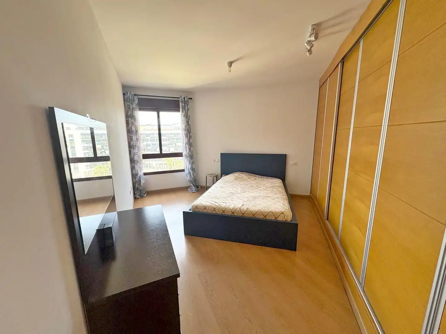 Dormitori de Pis en venda en Málaga amb Jardí privat, Terrassa i Traster