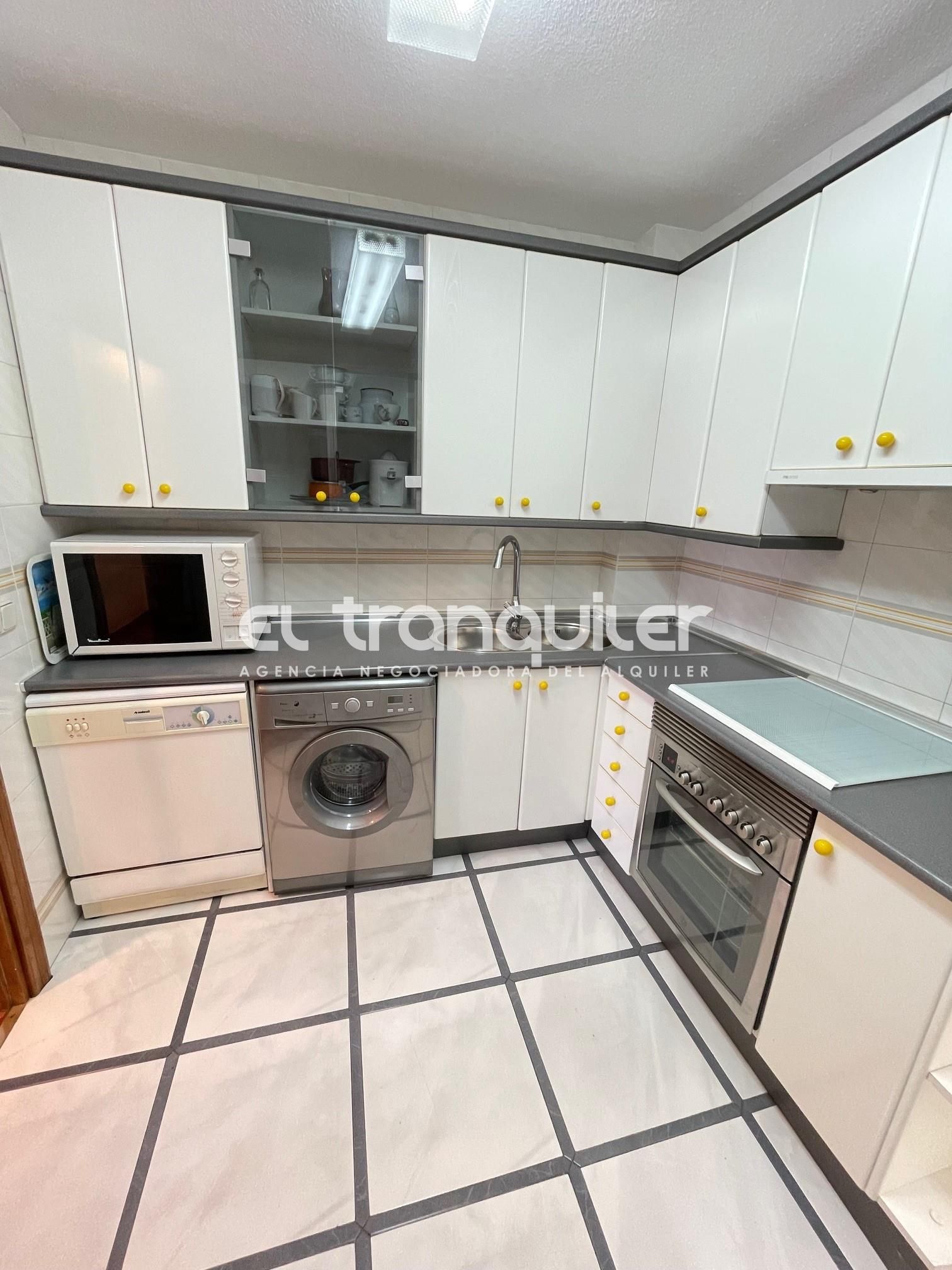 Kitchen of Flat to rent in Alcorcón  with Parquet flooring, Terrace and Furnished