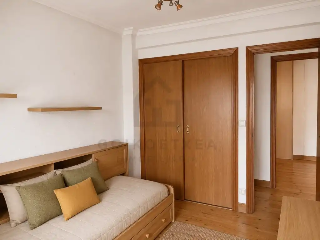 Bedroom of Flat for sale in Irun 