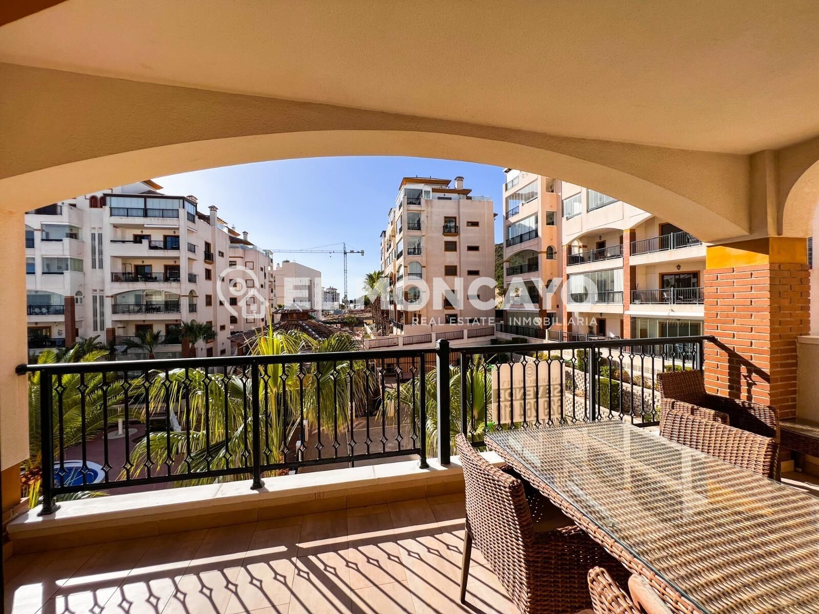 Vista exterior de Apartament en venda en Guardamar del Segura amb Aire condicionat, Jardí privat i Terrassa