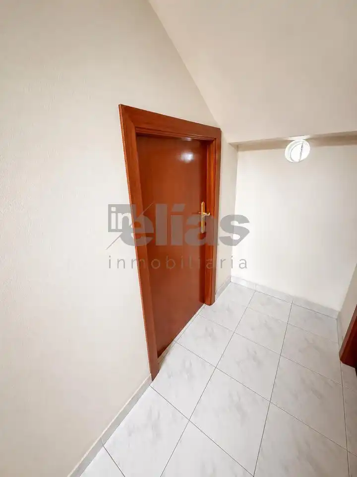 Schlafzimmer von Wohnung zur Miete in Zas mit Heizung und Abstellraum